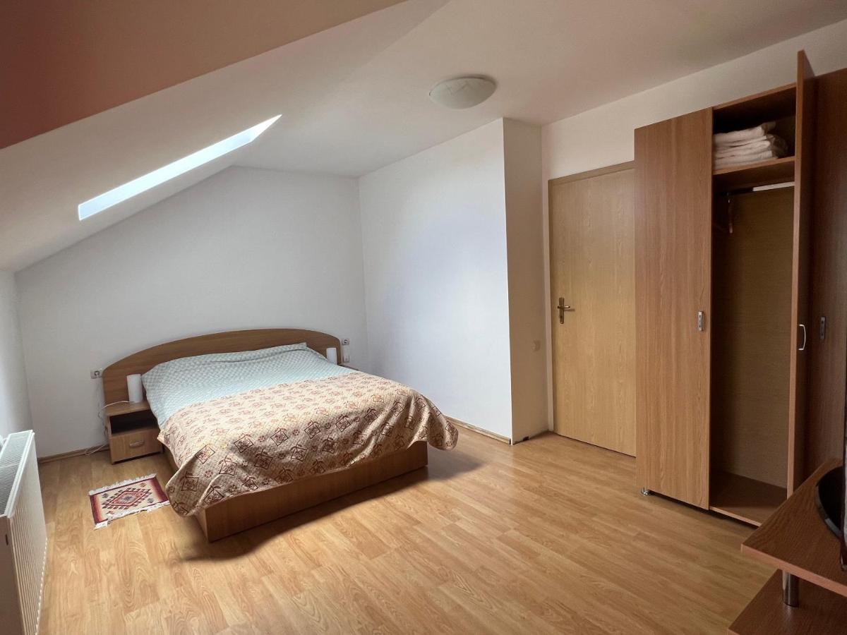 Vila Casa Lv Sura Mica Exteriér fotografie